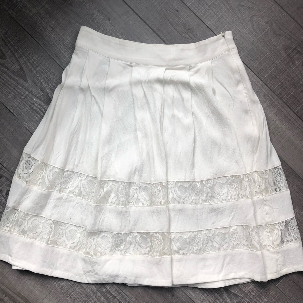 F21 White Lace Pleated Flared Skirt Small